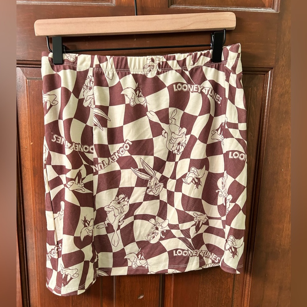 Warner Bros. NWT Cream & Brown Looney Tunes Checker Mini Skirt. Size XXL
